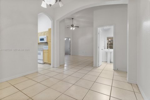 Купить виллу или дом в Мирамар, Флорида 3 спальни, 184.5м2, № 1988950 - фото 6