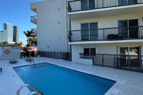 Condominio en alquiler en Miami, Florida, 1 dormitorio, 50.17 m2 № 2007985 - foto 16