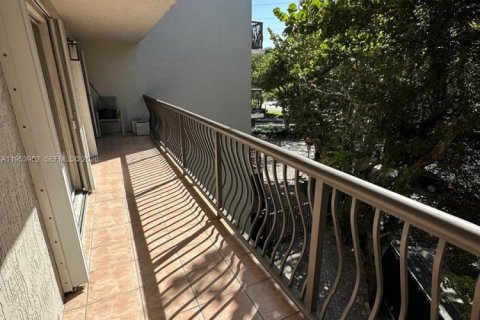 Condominio en alquiler en Miami, Florida, 1 dormitorio, 50.17 m2 № 2007985 - foto 15