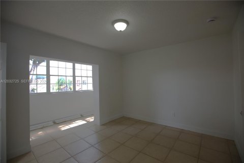 Townhouse in Miami, Florida 3 bedrooms, 141.49 sq.m. № 2087039 - photo 19
