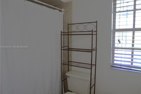 Townhouse in Miami, Florida 3 bedrooms, 141.49 sq.m. № 2087039 - photo 27