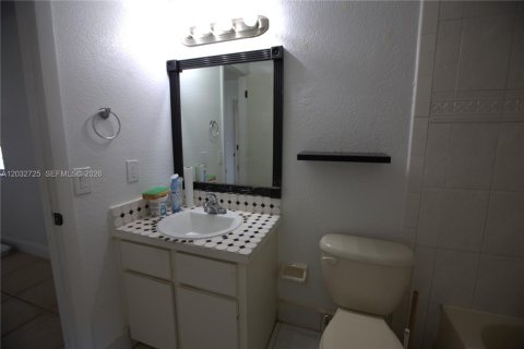 Townhouse in Miami, Florida 3 bedrooms, 141.49 sq.m. № 2087039 - photo 22