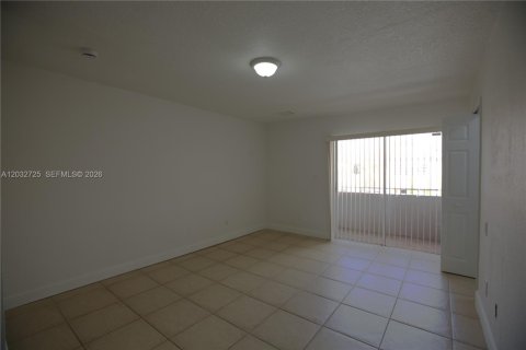 Townhouse in Miami, Florida 3 bedrooms, 141.49 sq.m. № 2087039 - photo 17