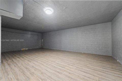 House in Palmetto Bay, Florida 4 bedrooms, 389.07 sq.m. № 2033522 - photo 19