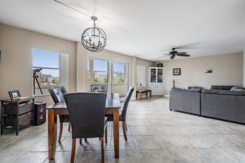 Condominio en venta en Saint Petersburg, Florida, 2 dormitorios, 107.77 m2 № 1578907 - foto 10