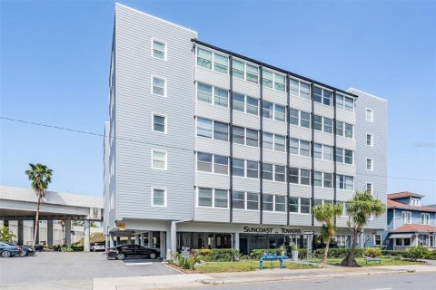 Condominio en venta en Saint Petersburg, Florida, 2 dormitorios, 107.77 m2 № 1578907 - foto 1