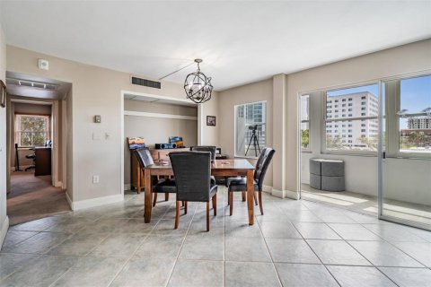 Condominio en venta en Saint Petersburg, Florida, 2 dormitorios, 107.77 m2 № 1578907 - foto 9