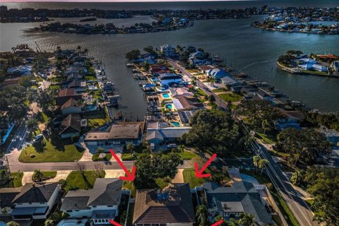 Villa ou maison à vendre à Largo, Floride: 3 chambres, 175.68 m2 № 2099343 - photo 2