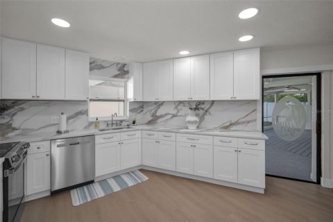 Villa ou maison à vendre à Largo, Floride: 3 chambres, 175.68 m2 № 2099343 - photo 20
