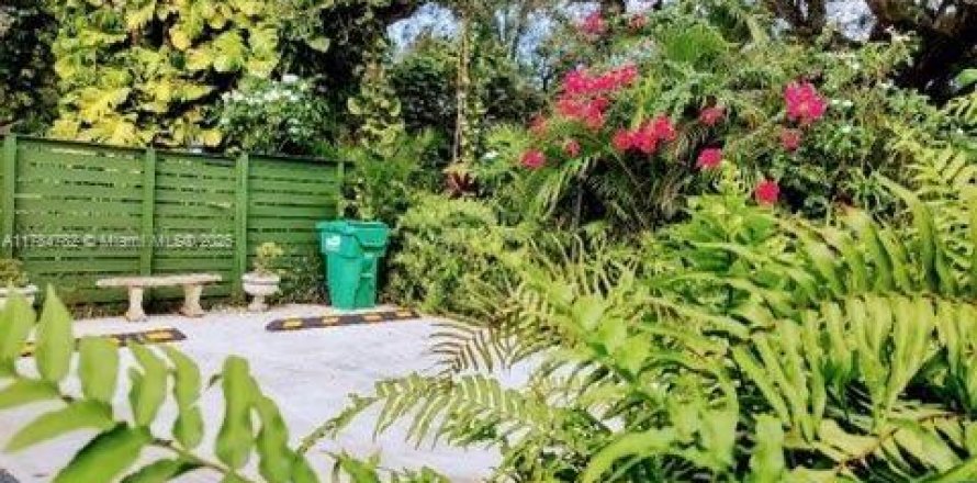 Villa ou maison à Miami, Floride 2 chambres, 366.31 m2 № 1862966