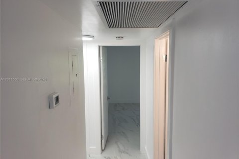 Снять в аренду кондоминиум в Пемброк-Пайнс, Флорида 2 спальни, 88.54м2, № 2076593 - фото 16