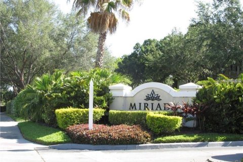 Condominio en Orlando, Florida, 1 dormitorio  № 2210967