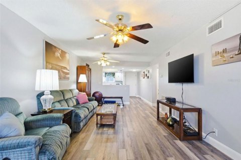 Condominio en alquiler en Saint Petersburg, Florida, 2 dormitorios, 74.32 m2 № 2099079 - foto 11