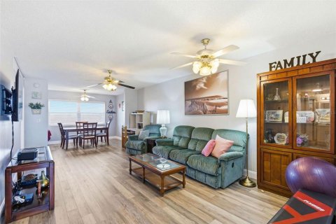 Condominio en alquiler en Saint Petersburg, Florida, 2 dormitorios, 74.32 m2 № 2099079 - foto 10