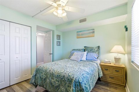 Condominio en alquiler en Saint Petersburg, Florida, 2 dormitorios, 74.32 m2 № 2099079 - foto 21