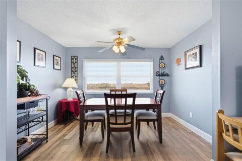 Condominio en alquiler en Saint Petersburg, Florida, 2 dormitorios, 74.32 m2 № 2099079 - foto 18