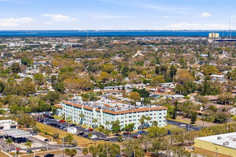 Condominio en alquiler en Saint Petersburg, Florida, 2 dormitorios, 74.32 m2 № 2099079 - foto 25