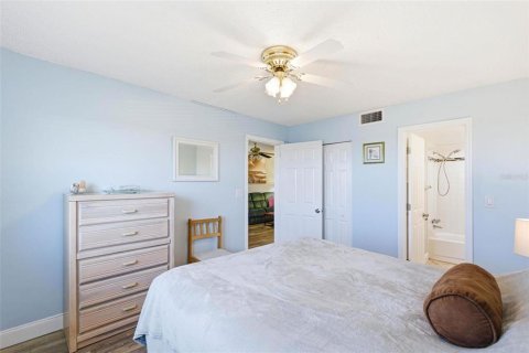 Condominio en alquiler en Saint Petersburg, Florida, 2 dormitorios, 74.32 m2 № 2099079 - foto 15