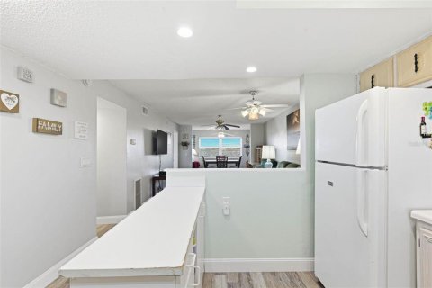 Condominio en alquiler en Saint Petersburg, Florida, 2 dormitorios, 74.32 m2 № 2099079 - foto 6