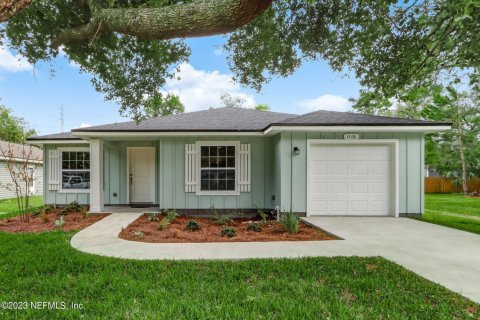 House in Fernandina Beach, Florida 3 bedrooms, 109.62 sq.m. № 770998 - photo 1
