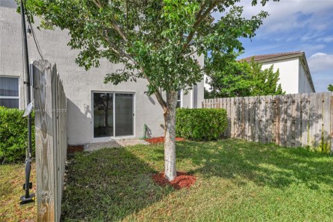 Townhouse in Miami, Florida 3 bedrooms, 157.47 sq.m. № 1968416 - photo 5
