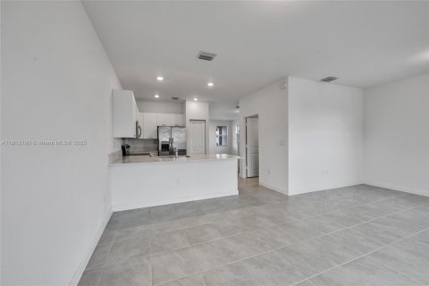 Townhouse in Miami, Florida 3 bedrooms, 157.47 sq.m. № 1968416 - photo 14