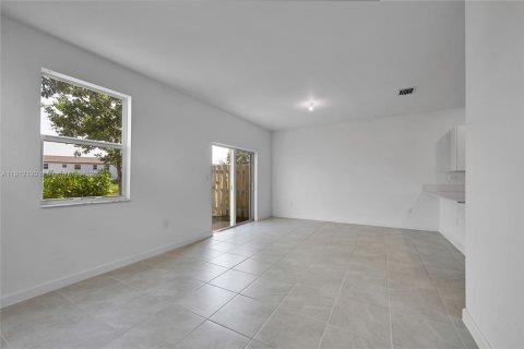 Townhouse in Miami, Florida 3 bedrooms, 157.47 sq.m. № 1968416 - photo 19