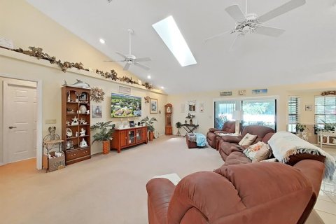 House in Lakeland, Florida 3 bedrooms, 184.32 sq.m. № 1295432 - photo 11