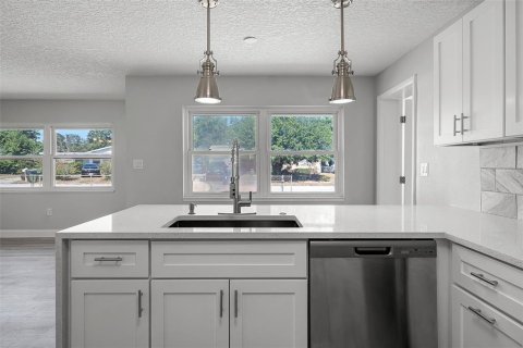Villa ou maison à vendre à Winter Haven, Floride: 4 chambres, 120.31 m2 № 1675347 - photo 6