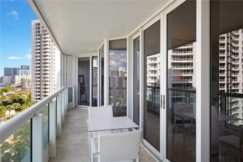 Condo in Aventura, Florida, 2 bedrooms  № 1823582 - photo 23