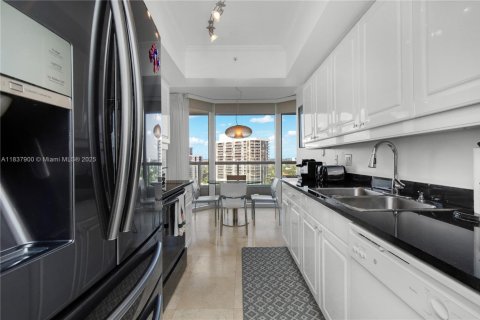 Condo in Aventura, Florida, 2 bedrooms  № 1823582 - photo 9