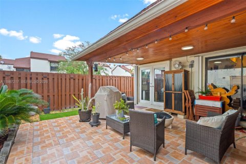 Condominio en venta en Miami, Florida, 3 dormitorios, 124.49 m2 № 2046653 - foto 28