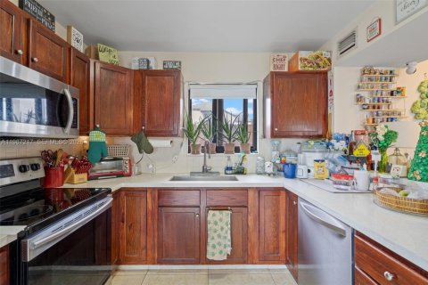 Condominio en venta en Miami, Florida, 3 dormitorios, 124.49 m2 № 2046653 - foto 11