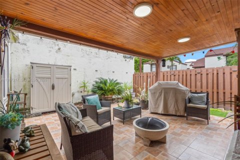 Condominio en venta en Miami, Florida, 3 dormitorios, 124.49 m2 № 2046653 - foto 27