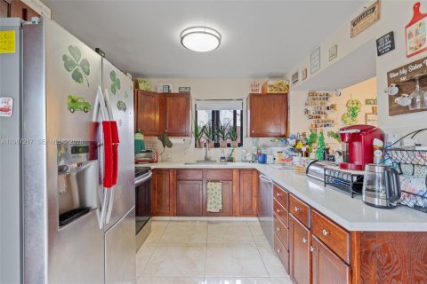 Condominio en venta en Miami, Florida, 3 dormitorios, 124.49 m2 № 2046653 - foto 10