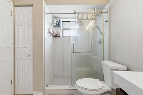 Condominio en venta en Miami, Florida, 3 dormitorios, 124.49 m2 № 2046653 - foto 24