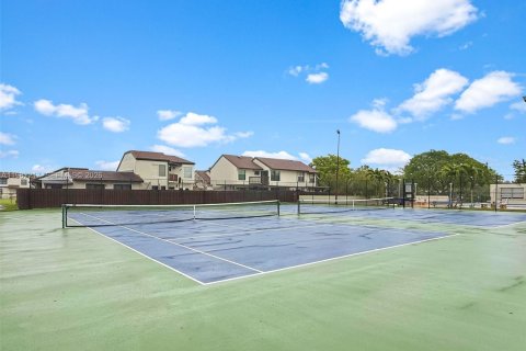 Condominio en venta en Miami, Florida, 3 dormitorios, 124.49 m2 № 2046653 - foto 30