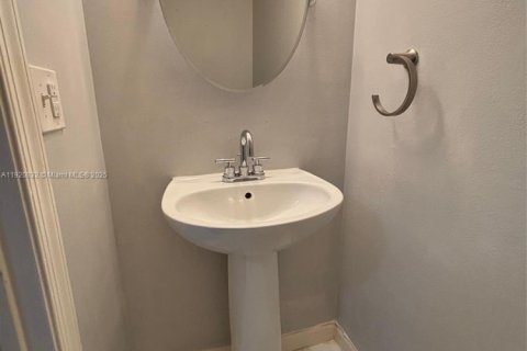 Adosado en alquiler en Dania Beach, Florida, 2 dormitorios, 103.12 m2 № 1975121 - foto 16