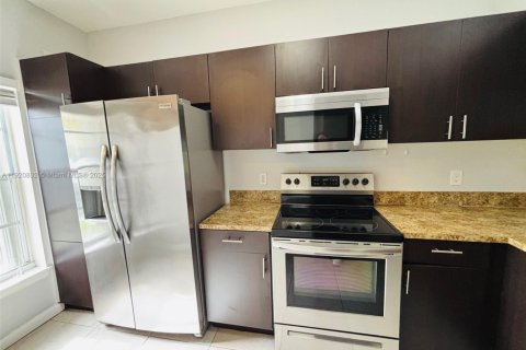 Adosado en alquiler en Dania Beach, Florida, 2 dormitorios, 103.12 m2 № 1975121 - foto 13