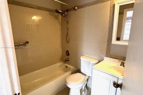 Adosado en alquiler en Dania Beach, Florida, 2 dormitorios, 103.12 m2 № 1975121 - foto 12