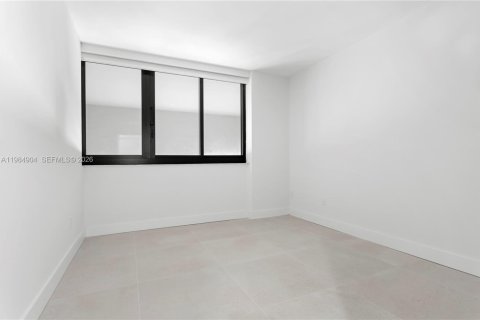 Снять в аренду кондоминиум в Майами, Флорида 3 спальни, 186.73м2, № 2050838 - фото 11