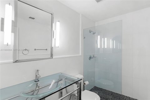 Снять в аренду кондоминиум в Майами, Флорида 3 спальни, 186.73м2, № 2050838 - фото 9