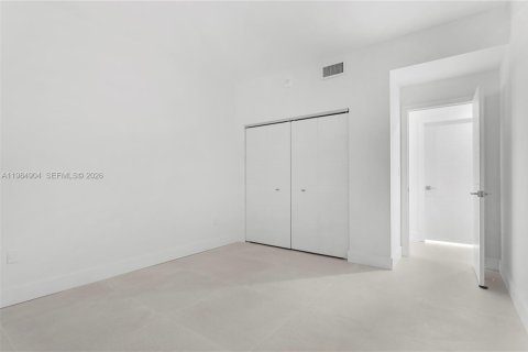 Снять в аренду кондоминиум в Майами, Флорида 3 спальни, 186.73м2, № 2050838 - фото 10