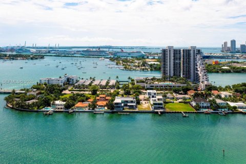 Снять в аренду кондоминиум в Майами, Флорида 3 спальни, 186.73м2, № 2050838 - фото 21