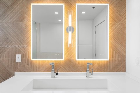 Снять в аренду кондоминиум в Майами, Флорида 3 спальни, 186.73м2, № 2050838 - фото 12