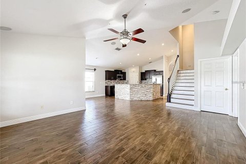 Villa ou maison à louer à Kissimmee, Floride: 4 chambres, 222.87 m2 № 2394177 - photo 10