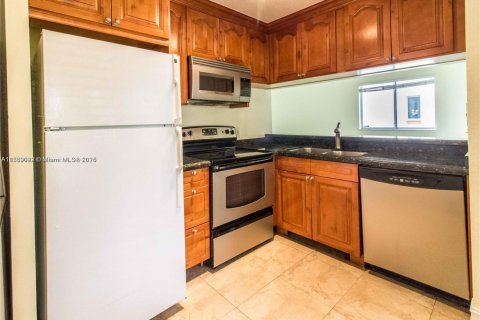 Condominio en alquiler en Coral Springs, Florida, 2 dormitorios, 96.99 m2 № 1958889 - foto 3