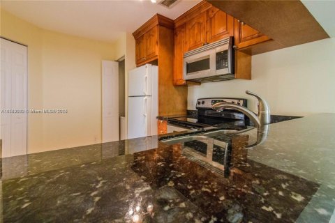 Condominio en alquiler en Coral Springs, Florida, 2 dormitorios, 96.99 m2 № 1958889 - foto 1