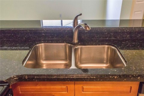 Condominio en alquiler en Coral Springs, Florida, 2 dormitorios, 96.99 m2 № 1958889 - foto 2