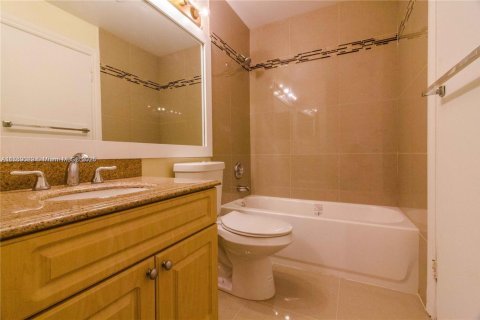 Condominio en alquiler en Coral Springs, Florida, 2 dormitorios, 96.99 m2 № 1958889 - foto 9